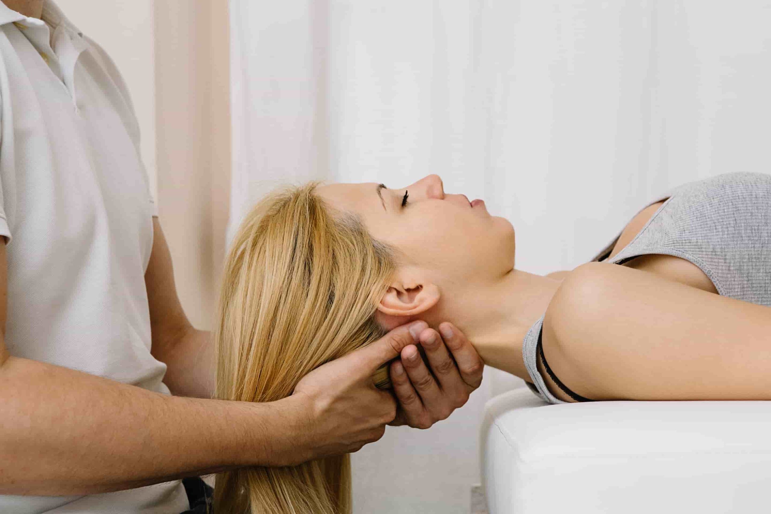 How To Treat Migraines With Chiropractic Care